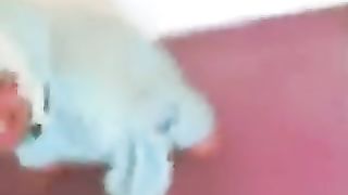 Два мужика переодетых младенцами трахнули молоденькую няню с хвостиками во все дыры